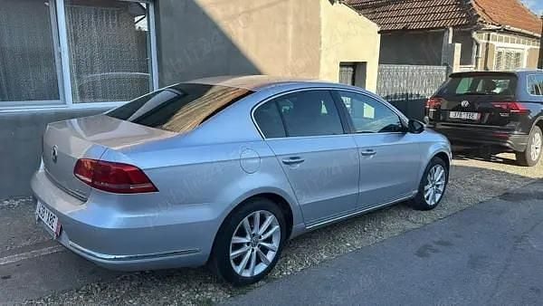Utilizat 2012 VW Passat Highline Berlinǎ | 6.800 EUR (Preț OK) - Imagine 1/4