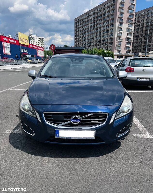 Albastru Utilizat 2010 Volvo S60 R-Design Berlinǎ | 8.000 EUR (Preț bun) - Imagine 1/4