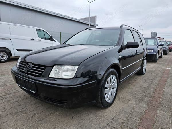 Negru Utilizat 2004 VW Bora GT Berlinǎ | 2.390 EUR (Preț OK) - Imagine 1/4
