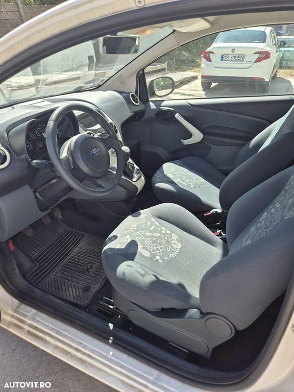 Second-hand Ford Ka 69 CP (50 kW) 2011 Culoarealb Hatchback