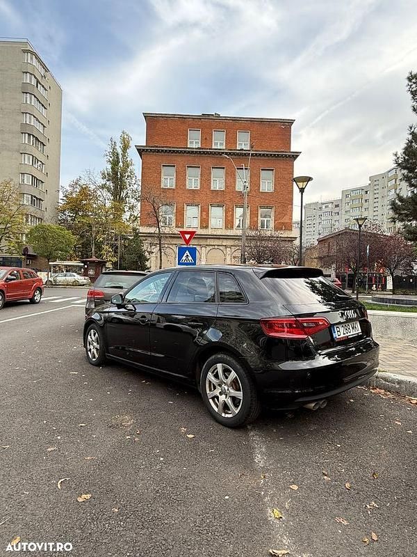 Second-hand Audi A3 Sportback Attraction 150 CP (110 kW) 2016 Culoarenegru Hatchback