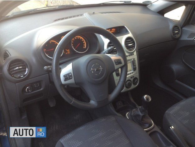 Second-hand Opel Corsa 95 CP (69 kW) 2011 Albastru Hatchback