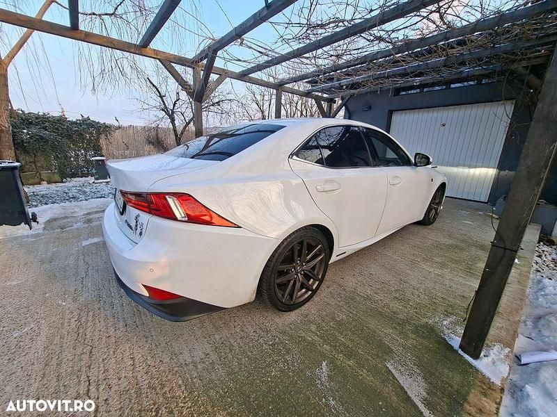 Second-hand Lexus IS300h Sport Line 223 CP (164 kW) 2013 Culoarealb Berlinǎ