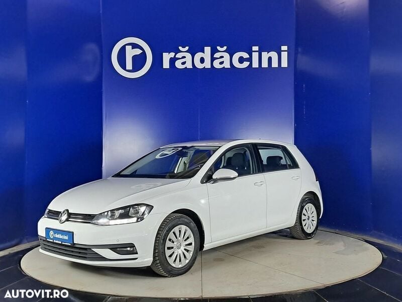 Alb Utilizat 2019 VW Golf VII Hatchback | 10.950 EUR (Preț bun) - Imagine 1/4