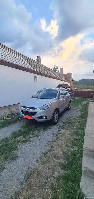 Gri Utilizat 2012 Hyundai ix35 SUV | 6.800 EUR (Preț bun) - Imagine 1/4