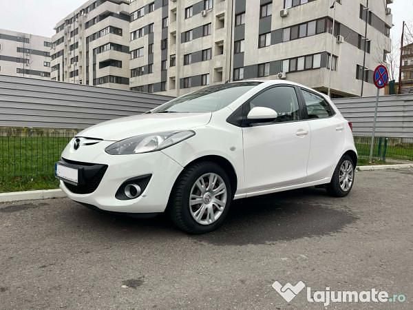 Second-hand Mazda 2 83 CP (61 kW) 2012 Alb Hatchback