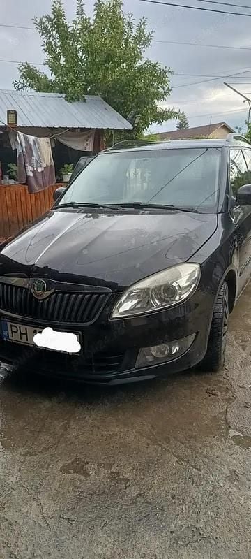 Utilizat 2013 Skoda Fabia Hatchback | 2.750 EUR (Preț bun) - Imagine 1/4