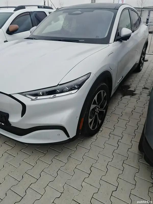 Utilizat 2022 Ford Mustang Mach-E SUV | 33.000 EUR - Imagine 1/4