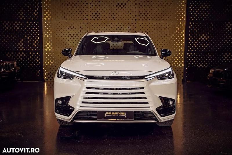 Second-hand Lexus TX500h 366 CP (269 kW) 2024 Culoarealb SUV