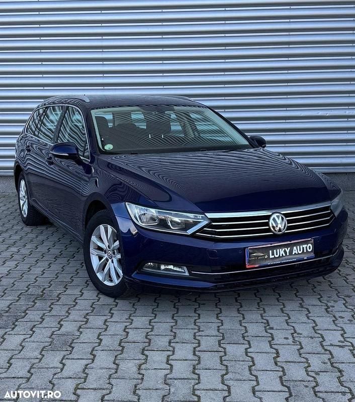Culoarealbastru Utilizat 2018 VW Passat Break | 9.990 EUR (Super Preț) - Imagine 1/4
