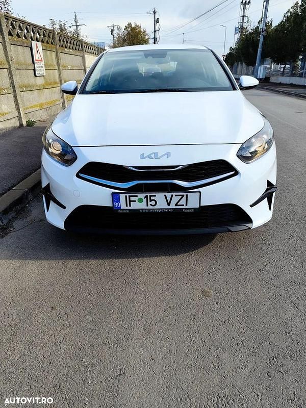 Culoarealb Utilizat 2022 Kia Ceed Hatchback | 11.500 EUR (Super Preț) - Imagine 1/4