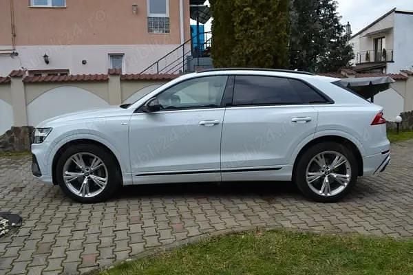 Second-hand Audi Q8 S-Line 285 CP (209 kW) 2021 Alb SUV