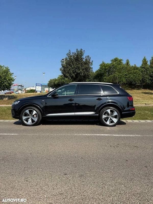 Culoarenegru Utilizat 2015 Audi Q7 Comfort SUV | 26.500 EUR (Preț OK) - Imagine 1/4
