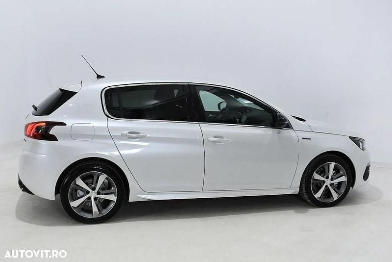Second-hand Peugeot 308 GT 130 CP (95 kW) 2018 Culoarealb Hatchback