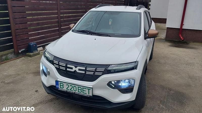 Culoarealb Second-hand 2023 Dacia Spring Extreme Hatchback | 11.000 EUR (Preț OK) - Imagine 1/4