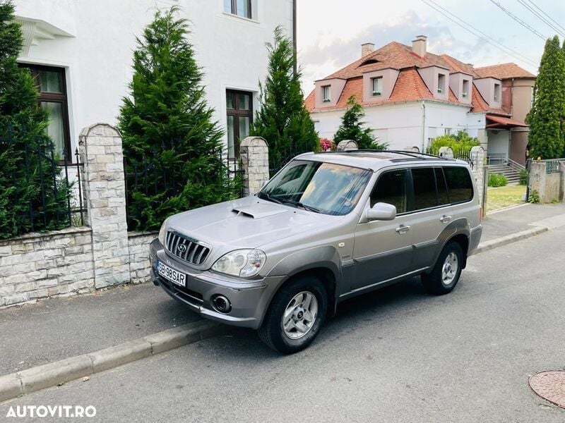 Gri Utilizat 2004 Hyundai Terracan SUV | 4.500 EUR - Imagine 1/4