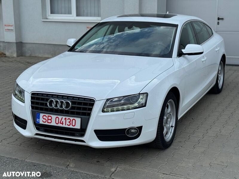 Alb Utilizat 2011 Audi A5 Sportback Berlinǎ | 9.999 EUR (Preț bun) - Imagine 1/4