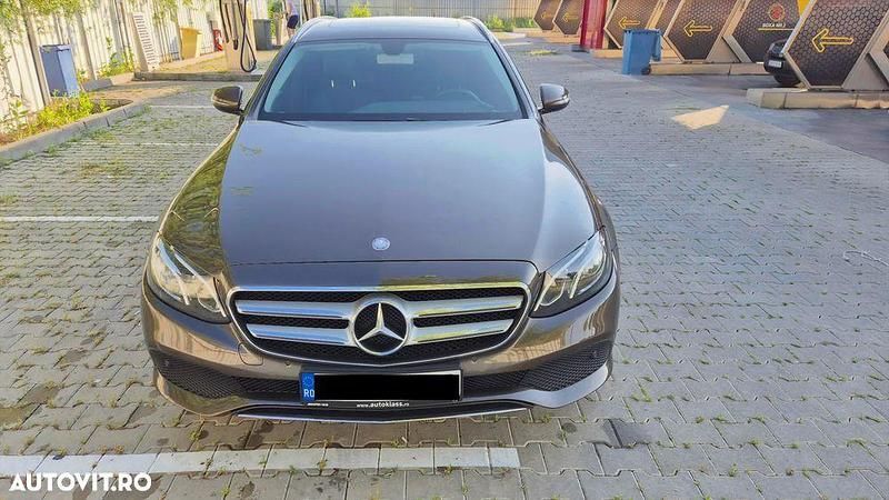 Culoaremaro Utilizat 2017 Mercedes E220 Break | 20.700 EUR (Super Preț) - Imagine 1/4