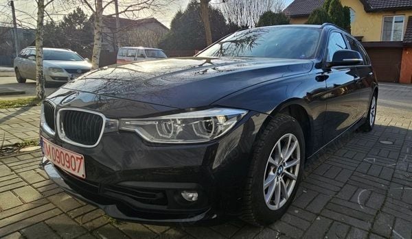 Negru Utilizat 2019 BMW 318 Sport Line Break | 15.599 EUR (Preț OK) - Imagine 1/4