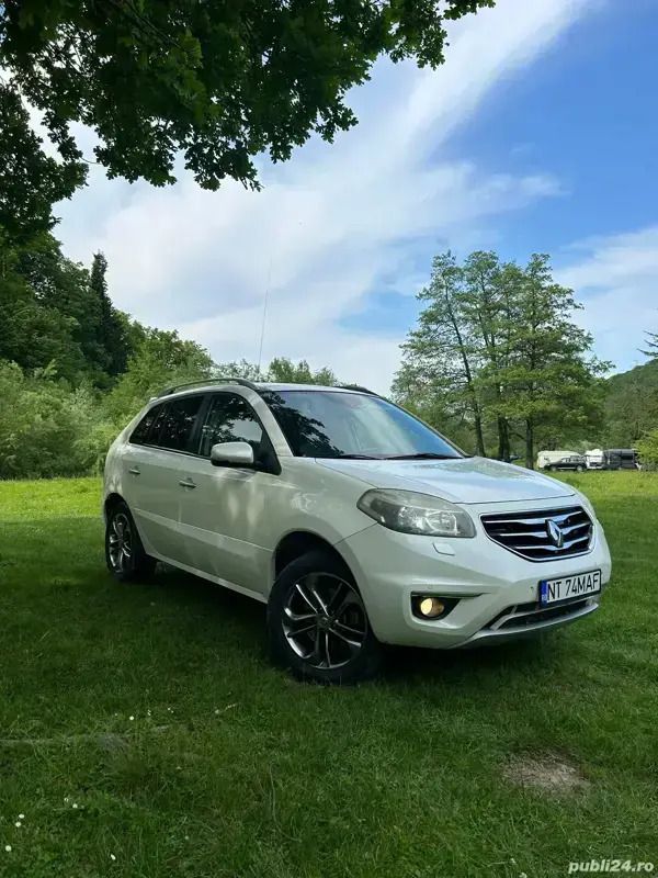 Alb Utilizat 2012 Renault Koleos Bose Edition SUV | 7.500 EUR (Scump) - Imagine 1/4