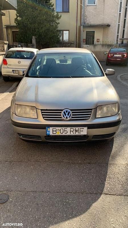Culoarebej Utilizat 2004 VW Bora Comfortline Berlinǎ | 2.000 EUR (Preț OK) - Imagine 1/4