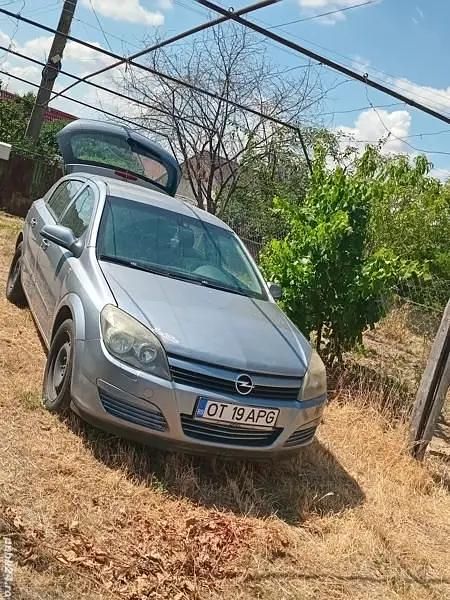 Utilizat 2006 Opel Astra Hatchback | 7.000 EUR - Imagine 1/4