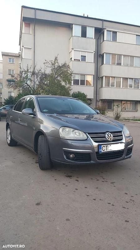 Second-hand VW Jetta Comfortline 102 CP (75 kW) 2008 Culoaregri Berlinǎ