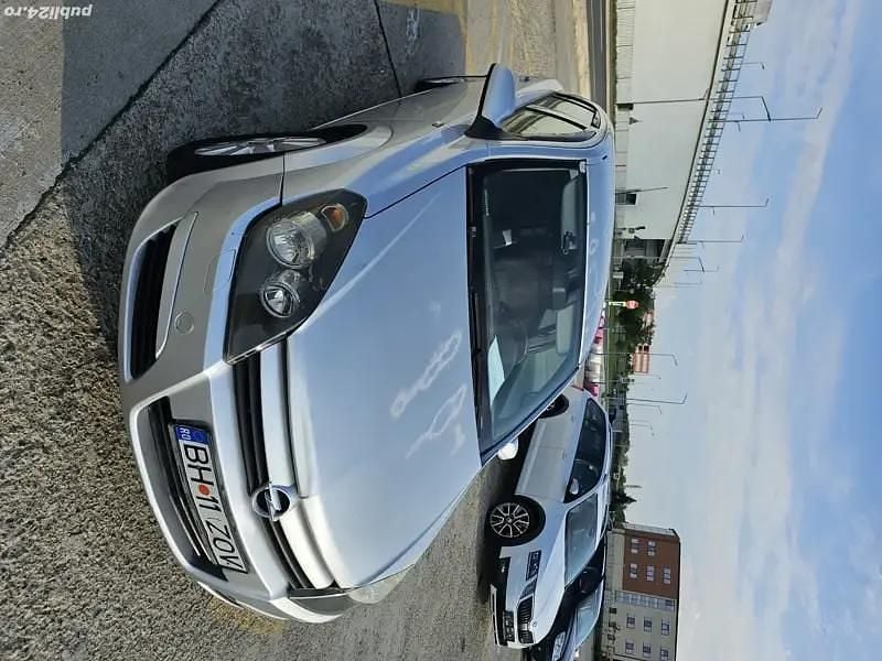 Second-hand Opel Astra 126 CP (92 kW) 2004 Gri Hatchback