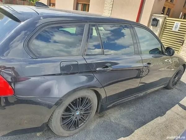 Second-hand BMW 320 135 CP (99 kW) 2010 Berlinǎ