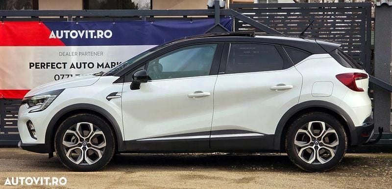 Second-hand Renault Captur Intens 160 CP (117 kW) 2022 Culoarealb SUV