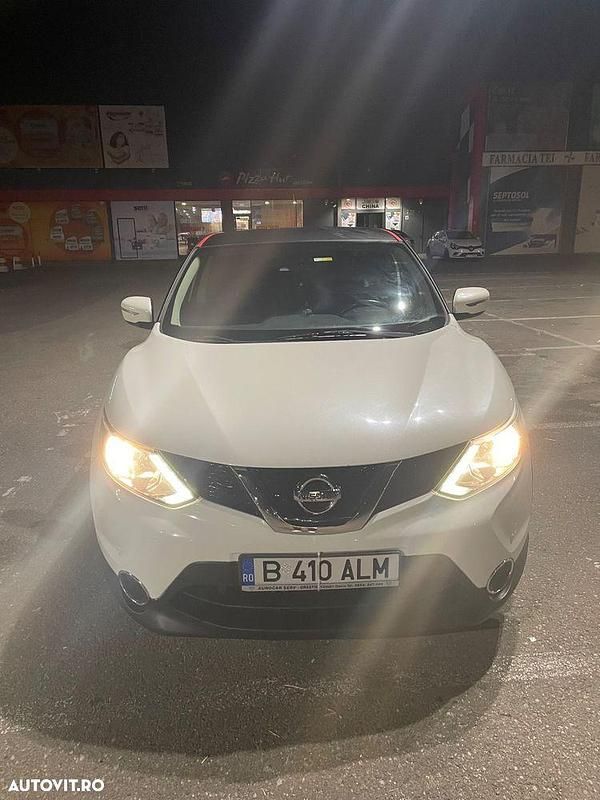 Culoarealb Utilizat 2015 Nissan Qashqai N-Connecta SUV | 11.500 EUR (Preț OK) - Imagine 1/4