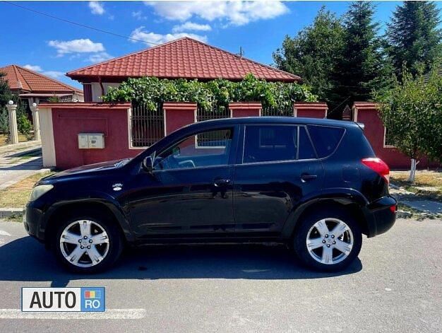 Negru Utilizat 2007 Toyota RAV4 SUV | 3.500 EUR (Preț bun) - Imagine 1/3