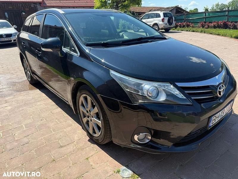 Culoarealte culori Utilizat 2012 Toyota Avensis Executive Berlinǎ | 7.500 EUR - Imagine 1/4