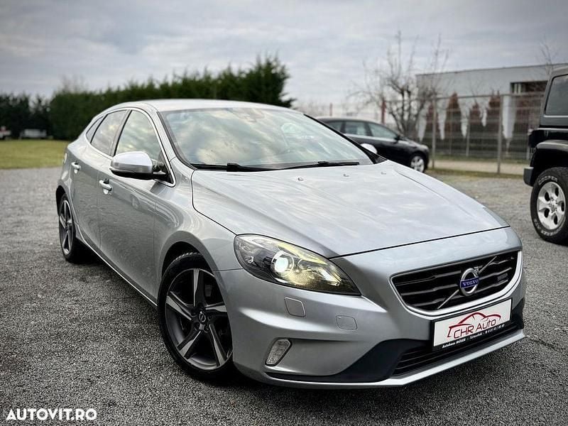 Culoaregri Second-hand 2013 Volvo V40 R-Design Hatchback | 8.490 EUR (Scump) - Imagine 1/4