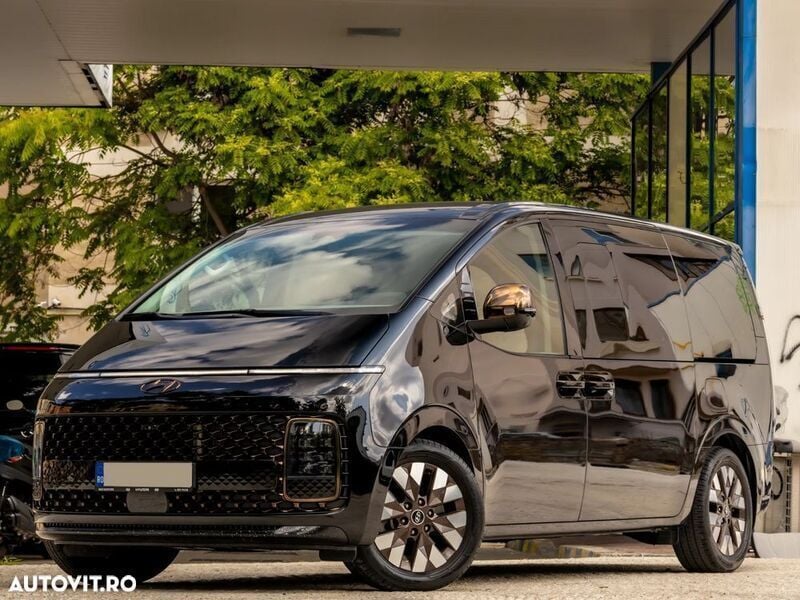 Negru Utilizat 2022 Hyundai Staria Signature Van | 43.499 EUR - Imagine 1/4