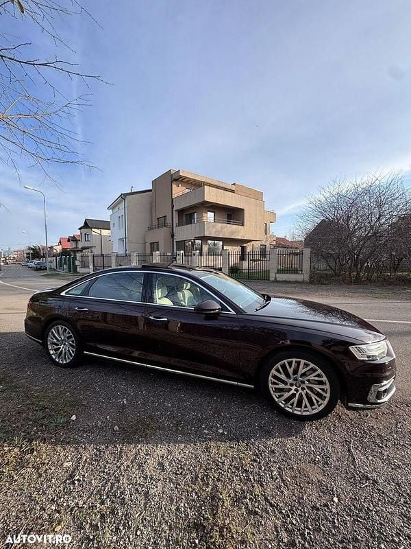 Culoarerosu Utilizat 2017 Audi A8 Comfort Berlinǎ | 47.000 EUR - Imagine 1/4