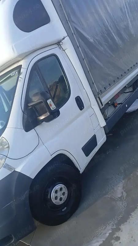 Alb Utilizat 2014 Peugeot Boxer Van | 7.000 EUR (Preț OK) - Imagine 1/4