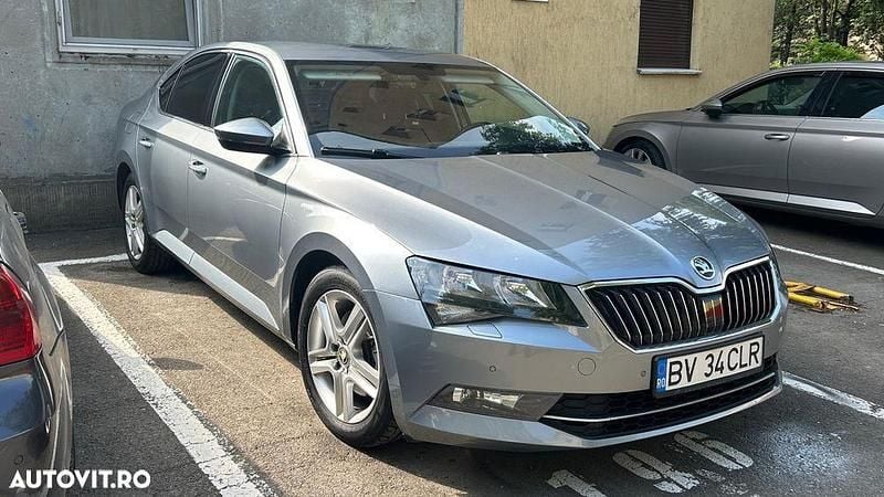 Culoaregri Utilizat 2016 Skoda Superb Ambition Berlinǎ | 12.250 EUR (Preț OK) - Imagine 1/4
