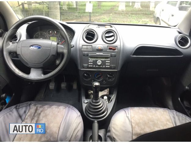 Second-hand Ford Fiesta 60 CP (44 kW) 2006 Negru Hatchback