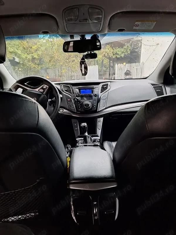 Negru Utilizat 2012 Hyundai i40 Break | 6.500 EUR (Preț OK) - Imagine 1/4