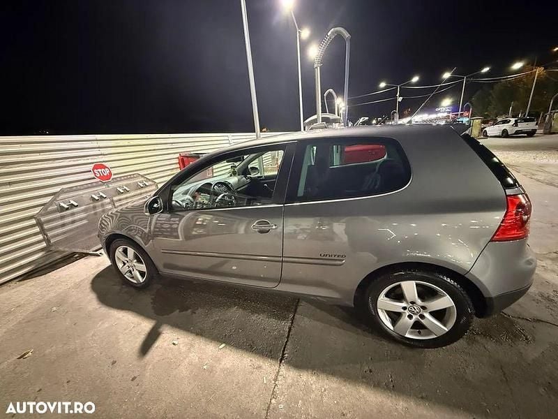 Culoareargint Utilizat 2008 VW Golf VI Comfortline Hatchback | 2.870 EUR (Preț bun) - Imagine 1/4