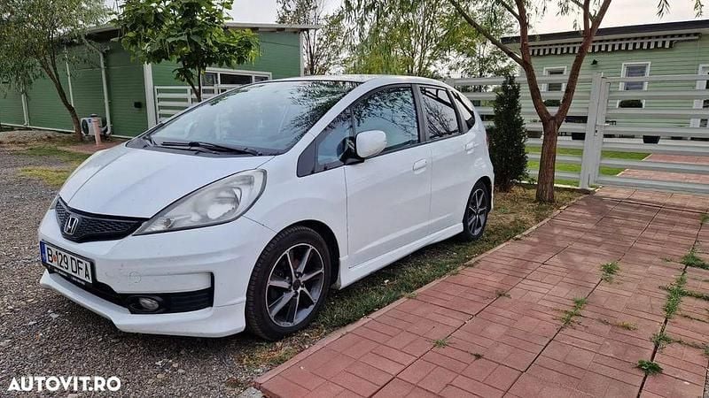 Culoarealb Utilizat 2012 Honda Jazz Hatchback | 6.500 EUR - Imagine 1/4