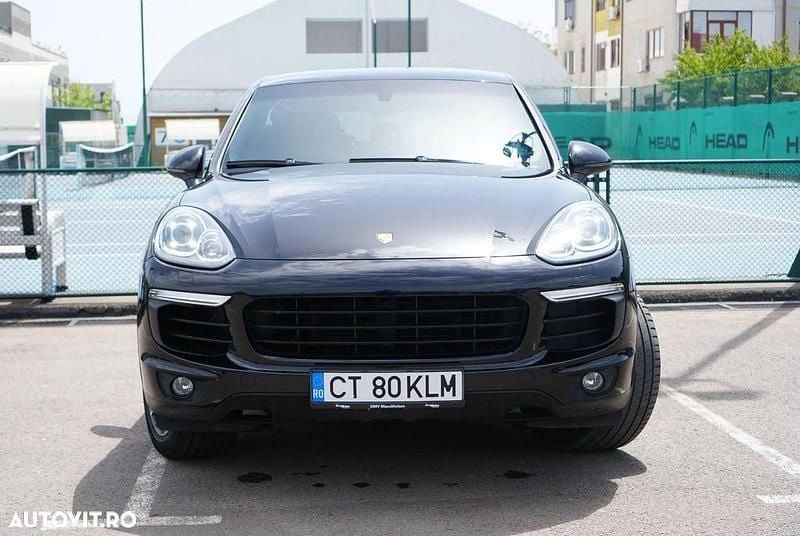 Culoarenegru Utilizat 2016 Porsche Cayenne SUV | 28.000 EUR - Imagine 1/4
