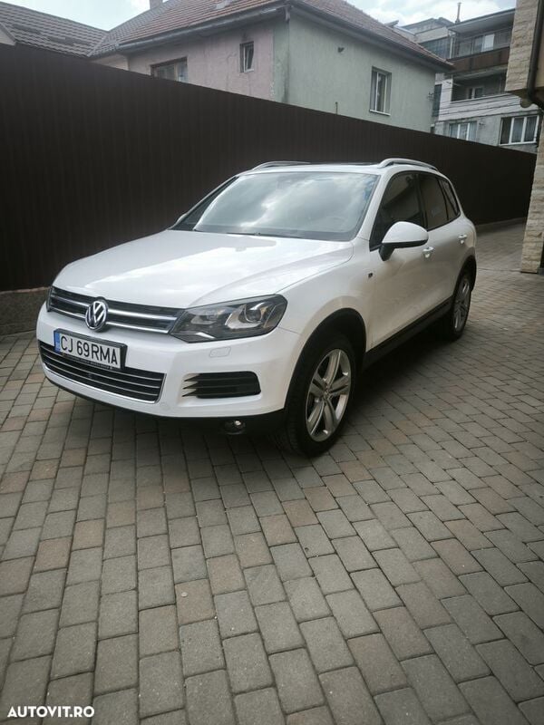 Alb Utilizat 2012 VW Touareg SUV | 10.990 EUR (Preț OK) - Imagine 1/4