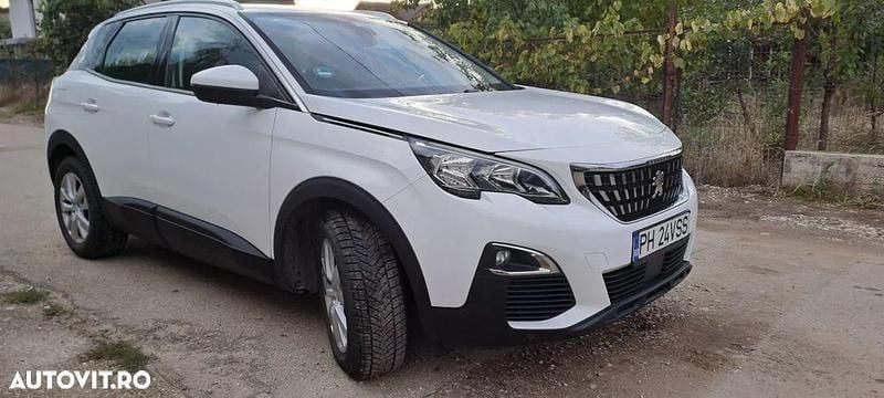 Alb Utilizat 2020 Peugeot 3008 SUV | 11.749 EUR (Preț bun) - Imagine 1/4
