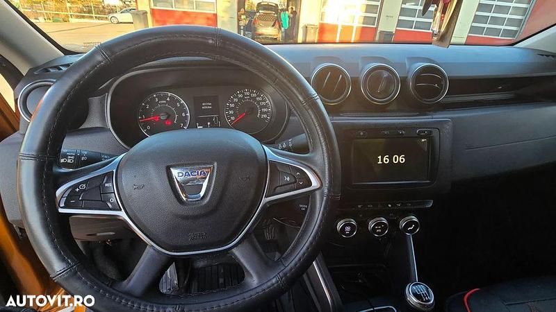 Culoareportocaliu Utilizat 2019 Dacia Duster Prestige SUV | 12.500 EUR (Preț bun) - Imagine 1/4