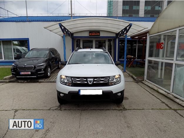 Alb Utilizat 2017 Dacia Duster SUV | 9.800 EUR (Preț bun) - Imagine 1/4