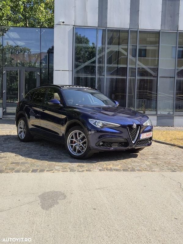 Second-hand Alfa Romeo Stelvio Ti 280 CP (205 kW) 2019 Culoarealbastru SUV