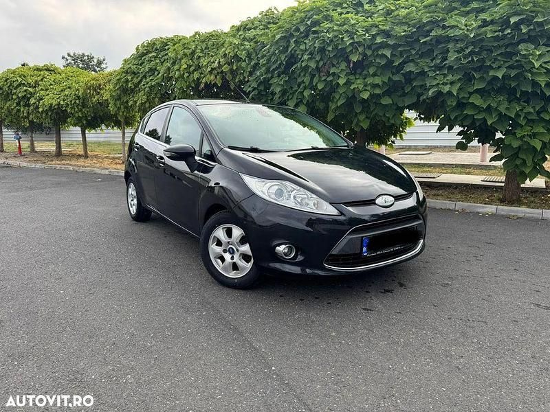Culoarenegru Utilizat 2012 Ford Fiesta Titanium | 3.250 EUR (Preț OK) - Imagine 1/4