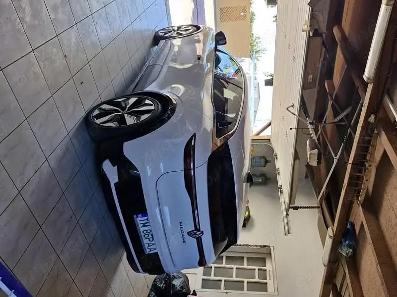 Utilizat 2022 Renault Mégane IV Hatchback | 22.500 EUR - Imagine 1/4